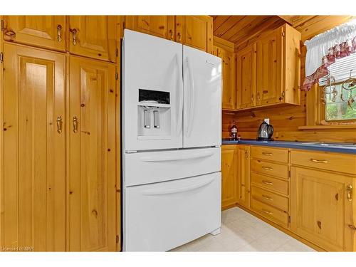 8 Four Mile Creek Road, Niagara-On-The-Lake, ON - Indoor Photo Showing Kitchen