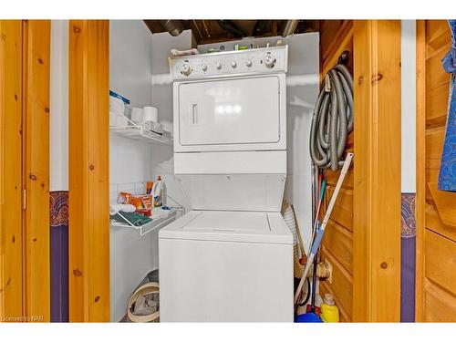 8 Four Mile Creek Road, Niagara-On-The-Lake, ON - Indoor Photo Showing Laundry Room