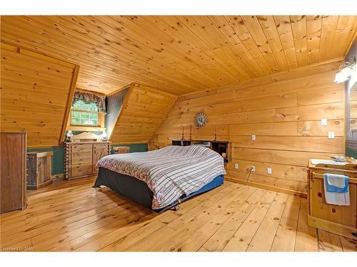 8 Four Mile Creek Road, Niagara-On-The-Lake, ON - Indoor Photo Showing Bedroom