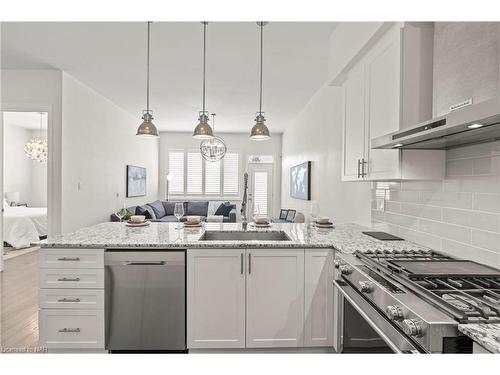 74 Cannery Drive, Niagara-On-The-Lake, ON - Indoor Photo Showing Kitchen With Upgraded Kitchen