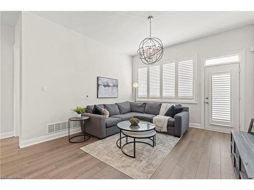 74 Cannery Drive, Niagara-On-The-Lake, ON - Indoor Photo Showing Living Room