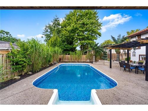 7180 Woodington Road, Niagara Falls, ON - Outdoor With In Ground Pool With Backyard