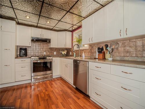 219 Lakeshore Road, St. Catharines, ON - Indoor Photo Showing Kitchen