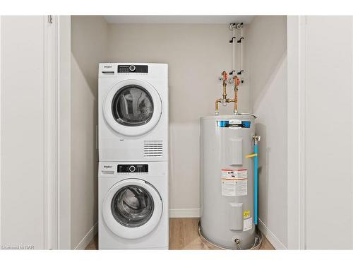 308-118 West Street, Port Colborne, ON - Indoor Photo Showing Laundry Room