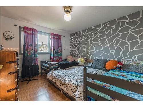 29 Lillian Place, Fort Erie, ON - Indoor Photo Showing Bedroom