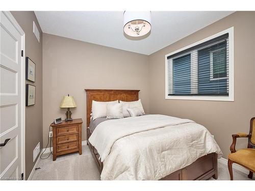 57 Campbell Street Street, Thorold, ON - Indoor Photo Showing Bedroom