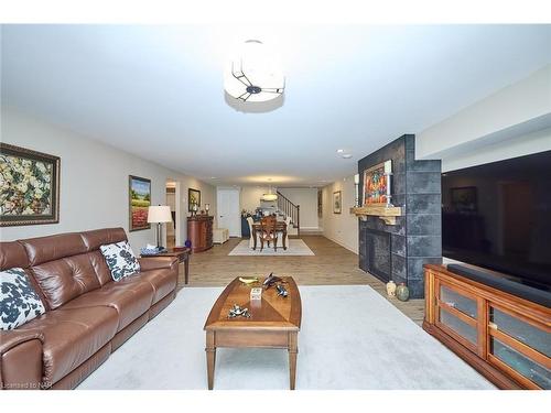 57 Campbell Street Street, Thorold, ON - Indoor Photo Showing Living Room