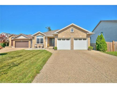 8103 Costabile Drive, Niagara Falls, ON - Outdoor With Facade