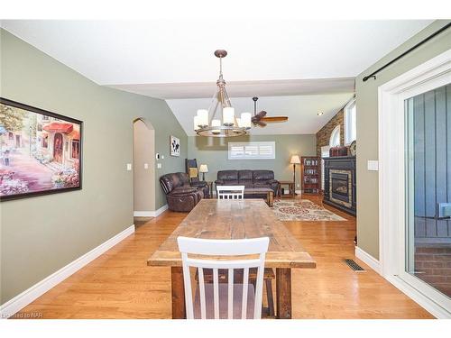 8103 Costabile Drive, Niagara Falls, ON - Indoor With Fireplace