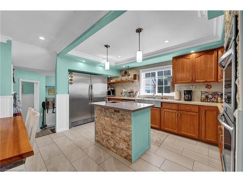 1291 Concession 2 Road, Niagara-On-The-Lake, ON - Indoor Photo Showing Kitchen