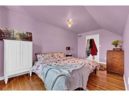 1291 Concession 2 Road, Niagara-On-The-Lake, ON - Indoor Photo Showing Bedroom