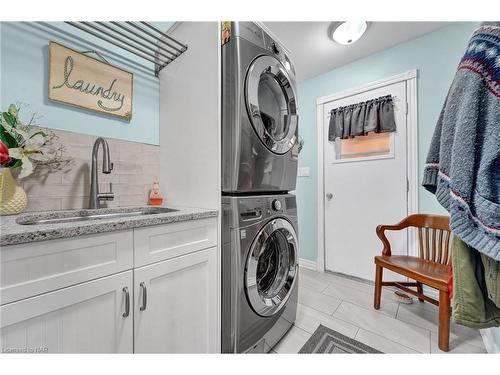 1291 Concession 2 Road, Niagara-On-The-Lake, ON - Indoor Photo Showing Laundry Room