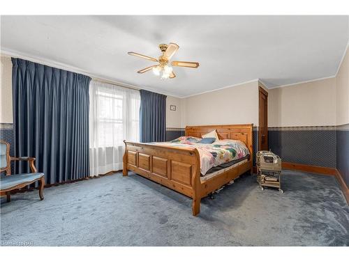 18 Hooker Street, Welland, ON - Indoor Photo Showing Bedroom