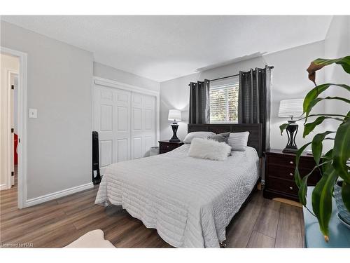 47 Greenmeadow Court, St. Catharines, ON - Indoor Photo Showing Bedroom