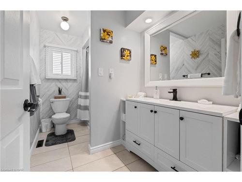 47 Greenmeadow Court, St. Catharines, ON - Indoor Photo Showing Bathroom