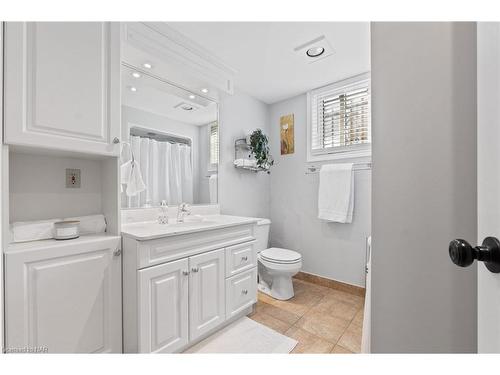 47 Greenmeadow Court, St. Catharines, ON - Indoor Photo Showing Bathroom