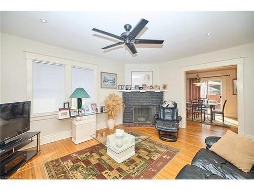 5791 Dorchester Road N, Niagara Falls, ON - Indoor Photo Showing Living Room With Fireplace