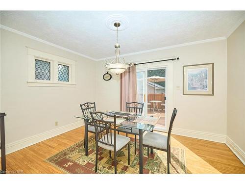 5791 Dorchester Road N, Niagara Falls, ON - Indoor Photo Showing Dining Room