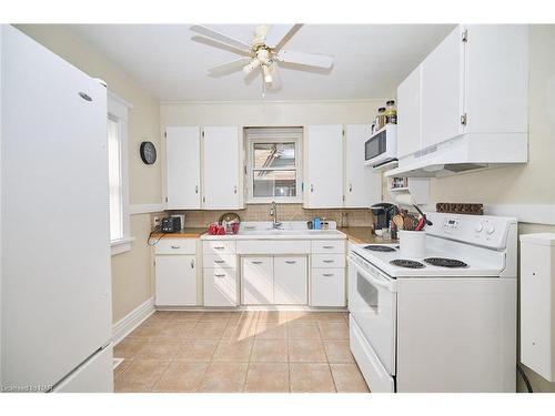 5791 Dorchester Road N, Niagara Falls, ON - Indoor Photo Showing Kitchen