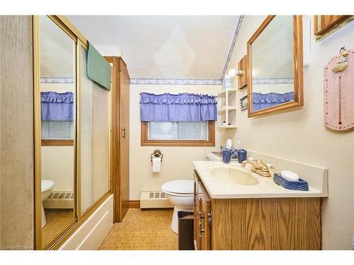 840 Ridge Road N, Ridgeway, ON - Indoor Photo Showing Bathroom