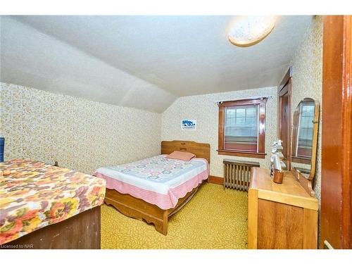 840 Ridge Road N, Ridgeway, ON - Indoor Photo Showing Bedroom