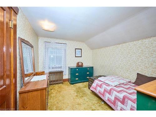 840 Ridge Road N, Ridgeway, ON - Indoor Photo Showing Bedroom