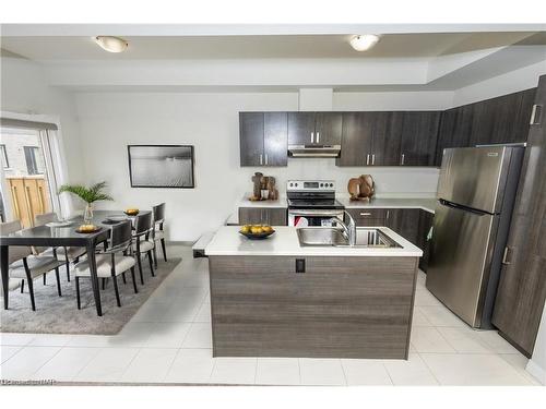 29-520 Grey Street, Brantford, ON - Indoor Photo Showing Kitchen With Double Sink