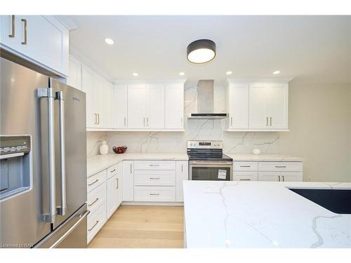 76 Loretta Drive, Niagara-On-The-Lake, ON - Indoor Photo Showing Kitchen