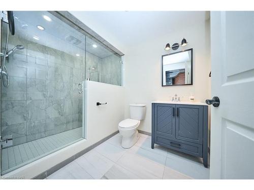 76 Loretta Drive, Niagara-On-The-Lake, ON - Indoor Photo Showing Bathroom