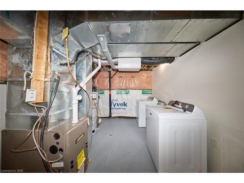 76 Loretta Drive, Niagara-On-The-Lake, ON - Indoor Photo Showing Laundry Room