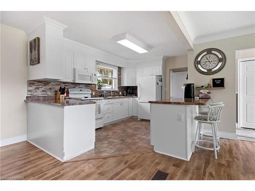 39 Greenhill Drive, Thorold, ON - Indoor Photo Showing Kitchen