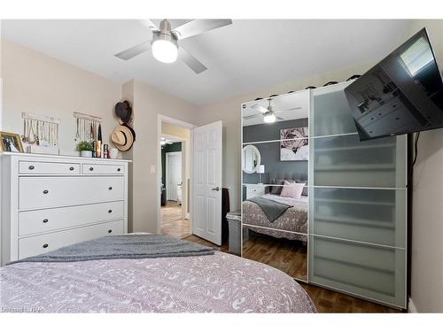 39 Greenhill Drive, Thorold, ON - Indoor Photo Showing Bedroom