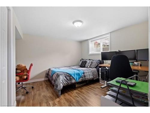 39 Greenhill Drive, Thorold, ON - Indoor Photo Showing Bedroom