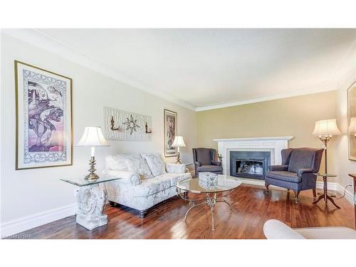 29 Confederation Drive, Niagara-On-The-Lake, ON - Indoor Photo Showing Living Room With Fireplace