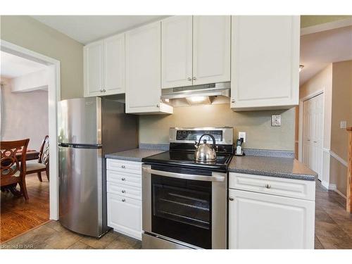 6 Viscount Place, St. Catharines, ON - Indoor Photo Showing Kitchen