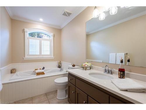 615 Victoria Street, Niagara-On-The-Lake, ON - Indoor Photo Showing Bathroom