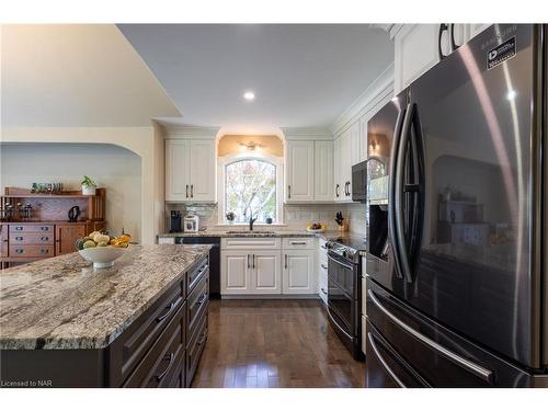 615 Victoria Street, Niagara-On-The-Lake, ON - Indoor Photo Showing Kitchen