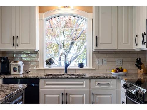 615 Victoria Street, Niagara-On-The-Lake, ON - Indoor Photo Showing Kitchen