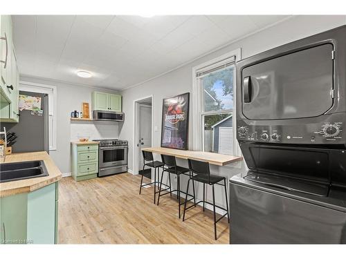 6539 Monroe Street, Niagara Falls, ON - Indoor Photo Showing Laundry Room