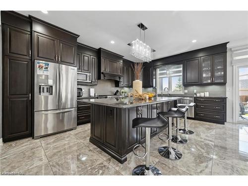 255 Colbeck Drive, Welland, ON - Indoor Photo Showing Kitchen With Stainless Steel Kitchen With Upgraded Kitchen