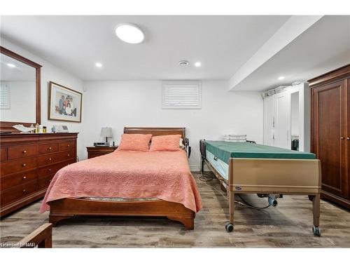 255 Colbeck Drive, Welland, ON - Indoor Photo Showing Bedroom