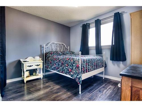 95 St Augustine Drive, St. Catharines, ON - Indoor Photo Showing Bedroom