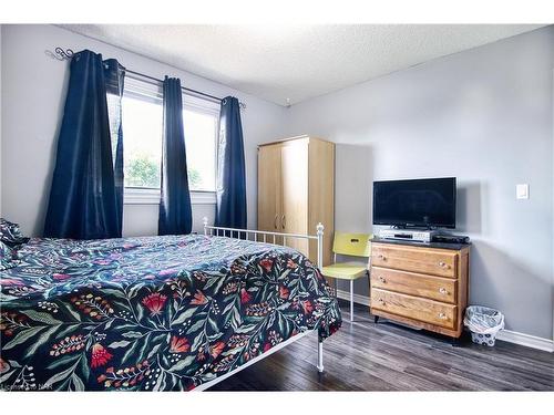 95 St Augustine Drive, St. Catharines, ON - Indoor Photo Showing Bedroom