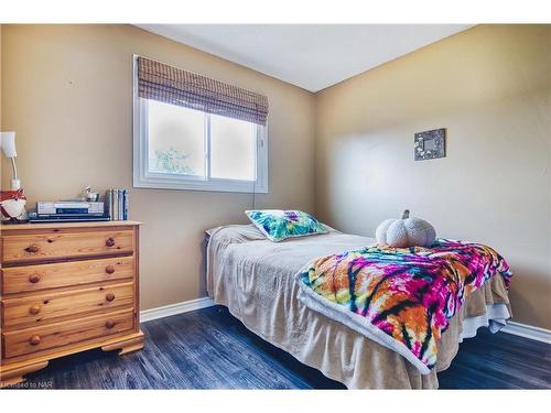 95 St Augustine Drive, St. Catharines, ON - Indoor Photo Showing Bedroom