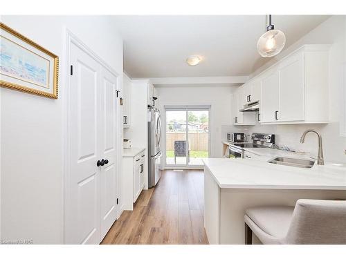 8 King Street Street, Fort Erie, ON - Indoor Photo Showing Kitchen