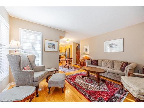 53 Stevens Drive, Niagara-On-The-Lake, ON - Indoor Photo Showing Living Room