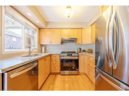 53 Stevens Drive, Niagara-On-The-Lake, ON - Indoor Photo Showing Kitchen With Double Sink