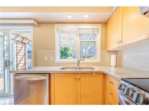 53 Stevens Drive, Niagara-On-The-Lake, ON - Indoor Photo Showing Kitchen With Double Sink