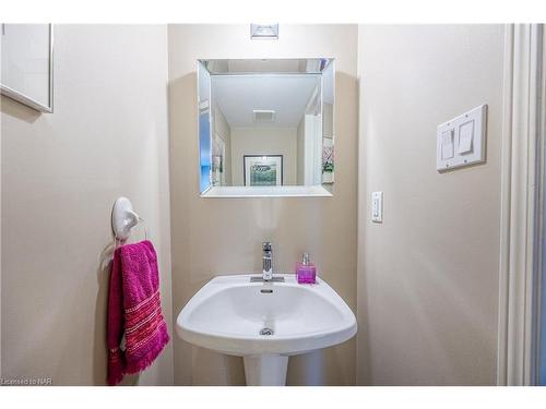 53 Stevens Drive, Niagara-On-The-Lake, ON - Indoor Photo Showing Bathroom