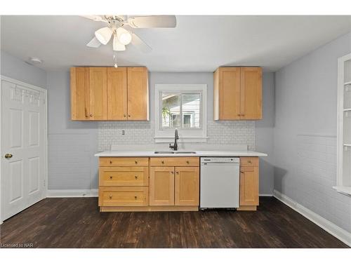 28 Division Street, St. Catharines, ON - Indoor Photo Showing Kitchen